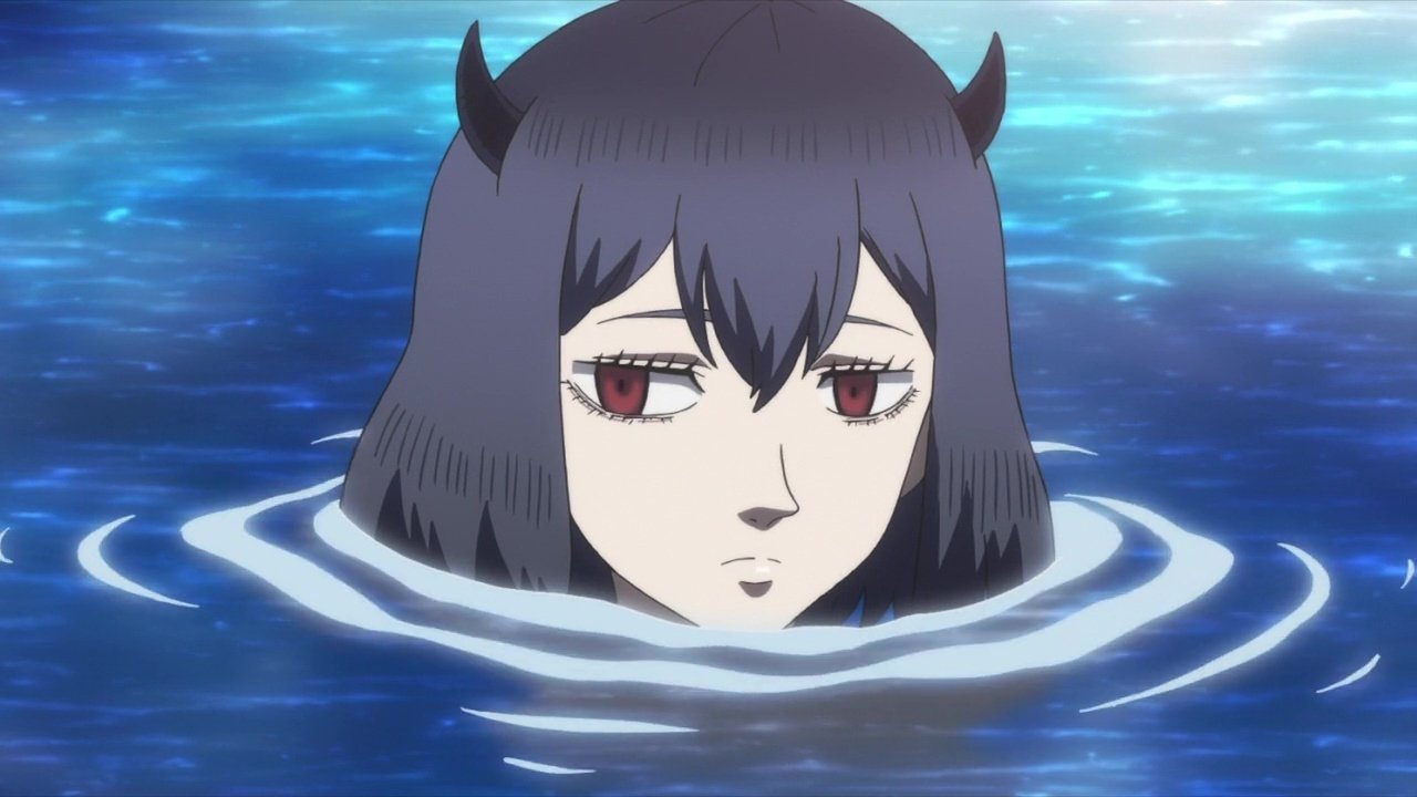 Un lago tranquilo y la sombra del bosque